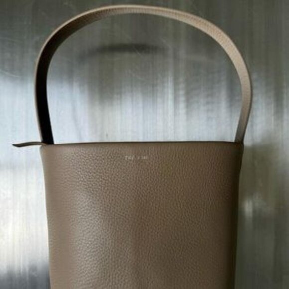 Brown lady's bucket bag